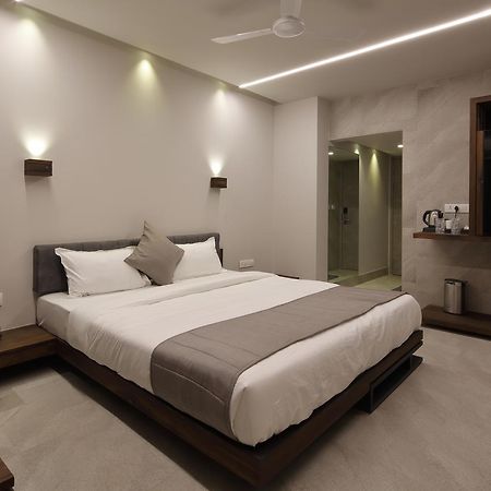 Hotel Carrefour Ahmedabad Luaran gambar