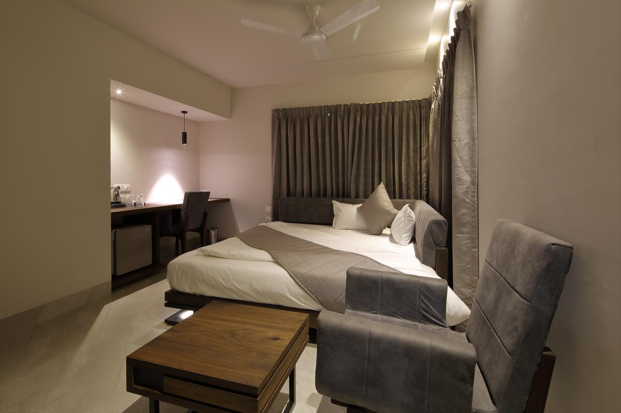 Hotel Carrefour Ahmedabad Luaran gambar