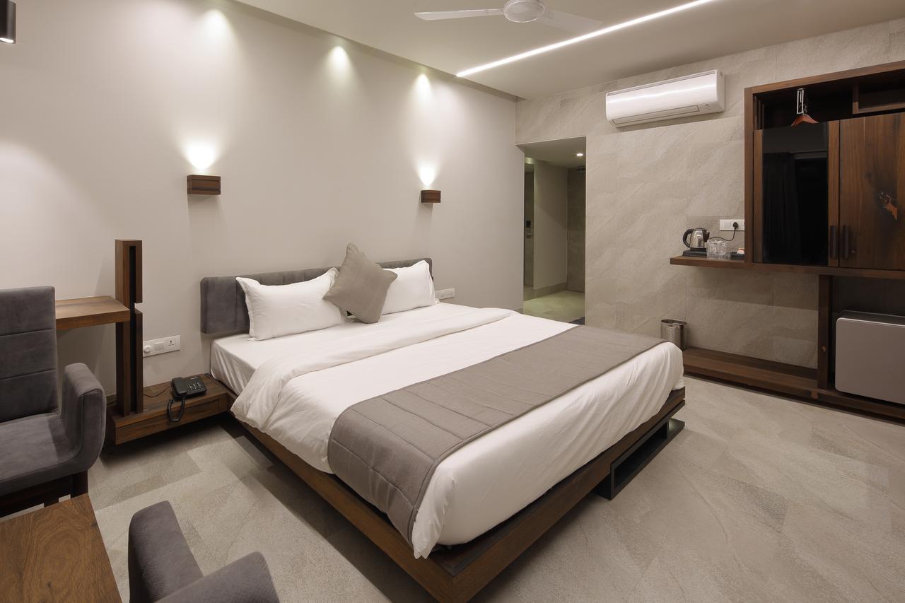 Hotel Carrefour Ahmedabad Luaran gambar
